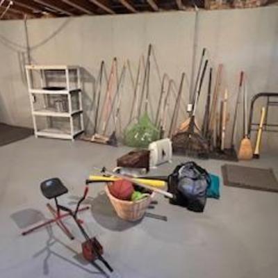 Sale Photo Thumbnail #3: Gardening tools, etc