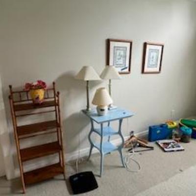 Sale Photo Thumbnail #13: Bookcases, lamps, household items