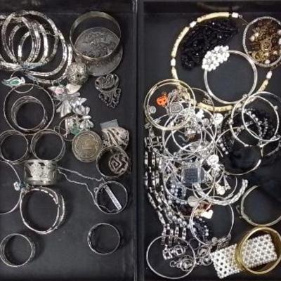 Sale Photo Thumbnail #825
