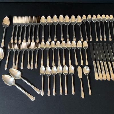 Rogers Bros. Adoration Silver Plated Flatware Set