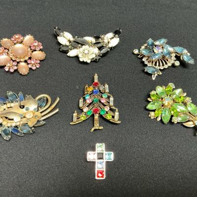 Vintage Brooch Beauties 