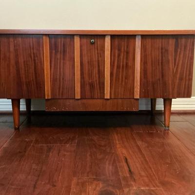 Lane MCM Cedar Chest