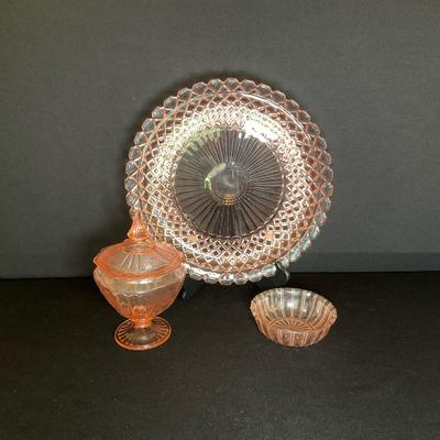 Vintage Elegant Pink Serving Ware