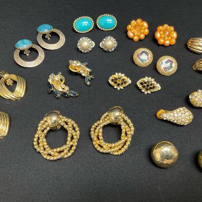 Vintage Costume Clip Earring Cluster 