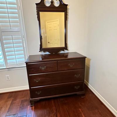 Mahogany Wood Dresser With Mirror