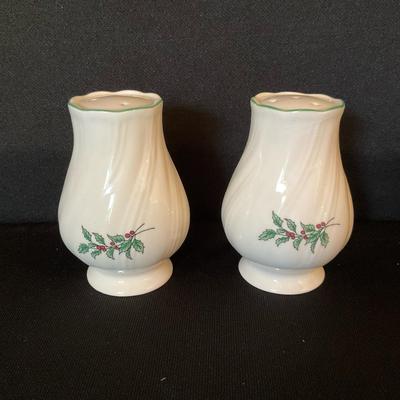 Nikko Happy Holidays Salt And Pepper Shakers