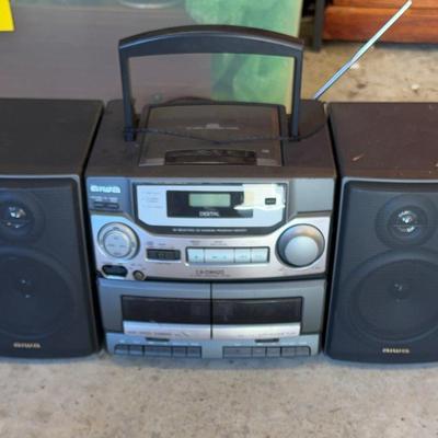 Aiwa Boombox-Cassette, CD, AM FM Radio