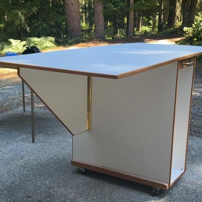  Crafting  Table