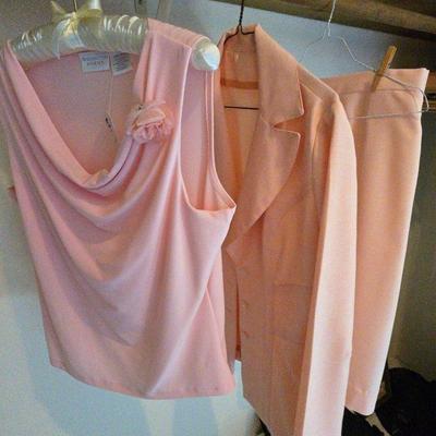 3-Piece Woman's Suit in Pink  Size L