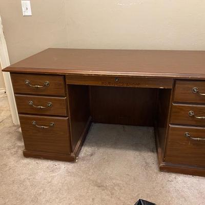 Exwcutive Desk