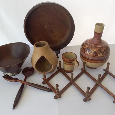 Natural And Purposeful  Wooden And Pottery Decor