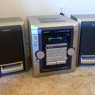 Aiwa CD-R/ RW PlayBack, Disc Direct Play/ Rotary Changer System With Four Speakers