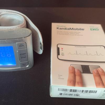 New In Sealed Box KardiaMobile Alive for Mobil EKG And Wrist BP Monitor
