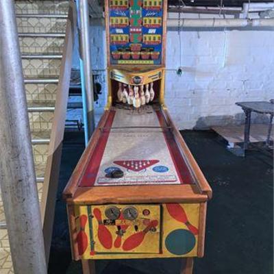 1950's United Rainbow Shuffle Alley Bowling Arcade Game .jpg