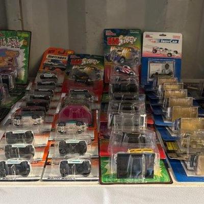 Sale Photo Thumbnail #192: #4504 • NEW!!! (48) Die Cast Cars
