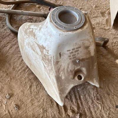 #12078 • Honda XR 600/650 Desert Race Tank
