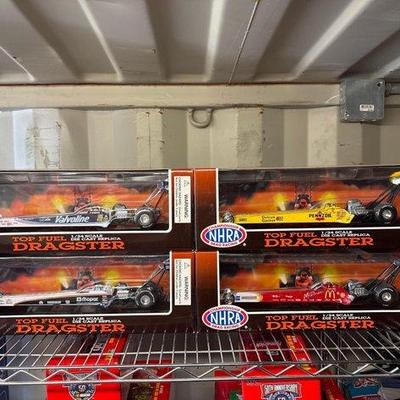 #4040 • 4 Racing Champions 1:24 Scale Die Cast Top Fuel Dragsters
