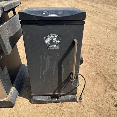 Sale Photo Thumbnail #300: #12000 • Bass Pro Shops Masterbuilt Sportsman Elite Electric Smoker
