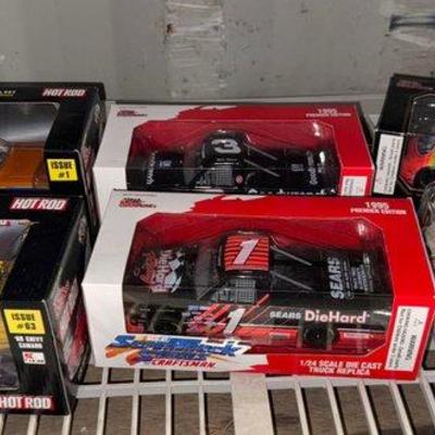 Sale Photo Thumbnail #194: #4508 • NEW!!! (6) 1:24 Scale Die Cast Cars
