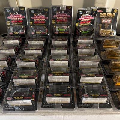 #4500 • NEW!!! (30) Die Cast Cars

