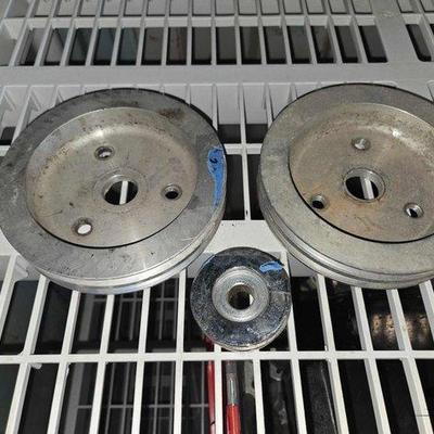 Sale Photo Thumbnail #155: #3506 • (3) Crank Pulleys
