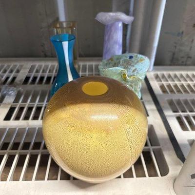 #4530 • 5 Decorative Vases
