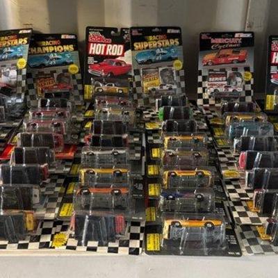 Sale Photo Thumbnail #187: #4124 • NEW!!! (52) Die Cast Cars
