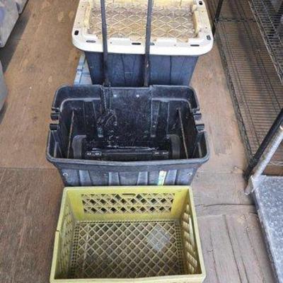 #3900 • (5) Totes & Crates
