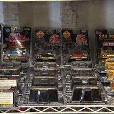 #4102 • NEW!!! (39) Die Cast Cars

