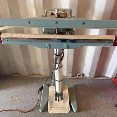 Sale Photo Thumbnail #227: #5004 • ULINE H-86 Impulse Foot Sealer
