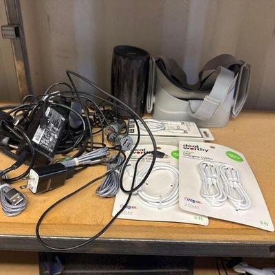 Sale Photo Thumbnail #264: #5550 • Oculus VR Headset, iHome Bluetooth Speaker, Charging Cables

