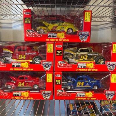 #4044 • 5 Racing Champions 1:24 Scale Stock Rods Model Cars
