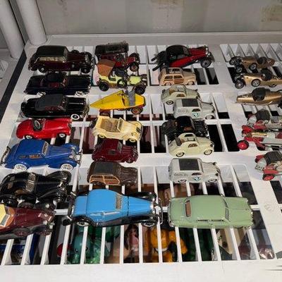Sale Photo Thumbnail #196: #4512 • Vintage Die Cast Cars
