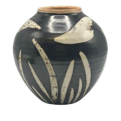 Lot 079   
Vintage Oriental Style Ceramic Vase