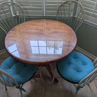Round Dining Room Table & Four Chairs