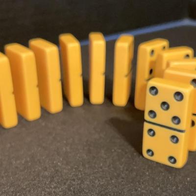 Dominoes - Bakelite Butterscotch 28 Pc Set