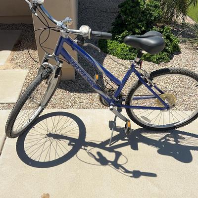 Trek Navigator 200 Blue Womens Bike - 24” Bontrager Tires And Assorted Helmets