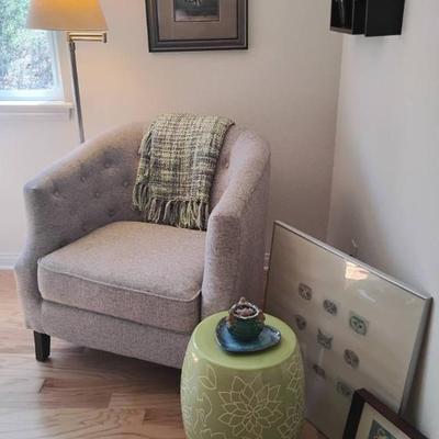 Jh121 gray chair and lamps