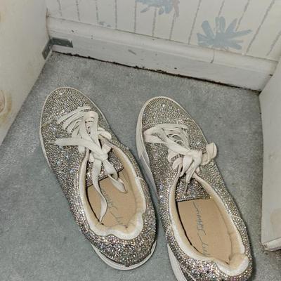 Sale Photo Thumbnail #836