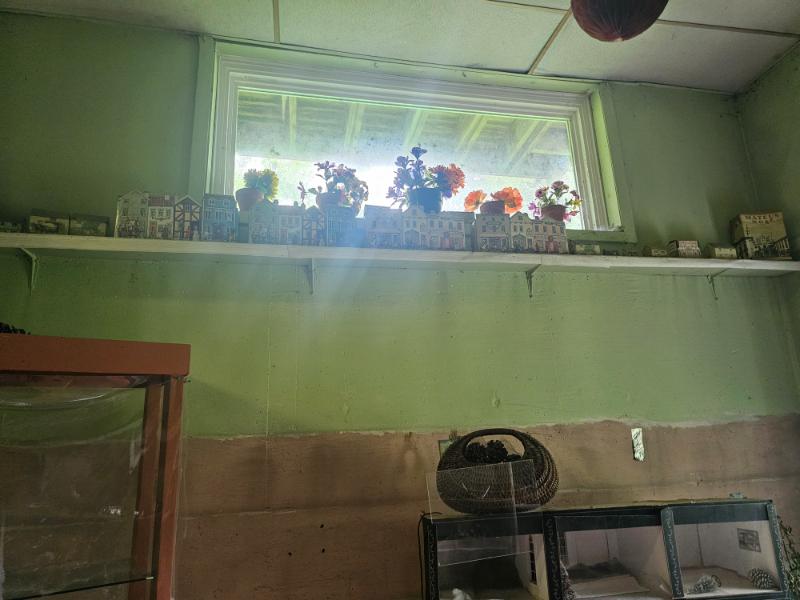 Sale Photo Thumbnail #33