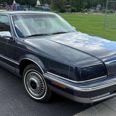 1992 Chrysler New Yorker 