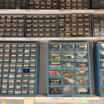 Garage Organized Hardware & Bulk Material Fastener Set 