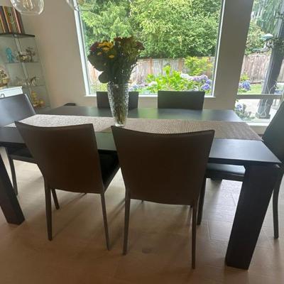 Dining table seating for 6