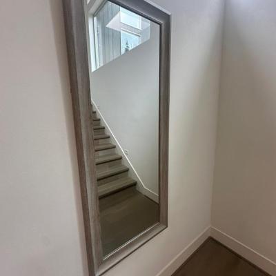 Wall mirror