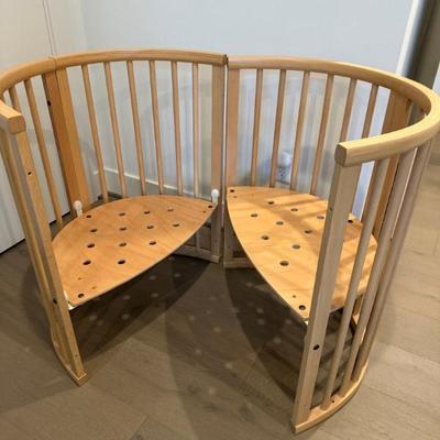 Stokke Sleepi Crib / Bed (extensions included)