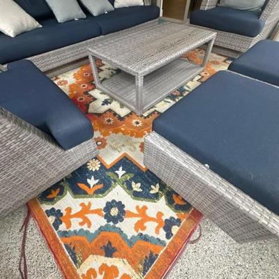 Outdoor rug