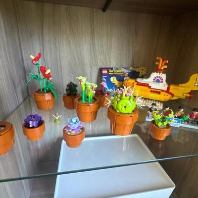 Lego sets - Beatles Yellow Submarine & Tiny plants botanical collection