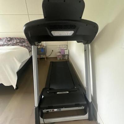 Spirit XT185 treadmill (front view)