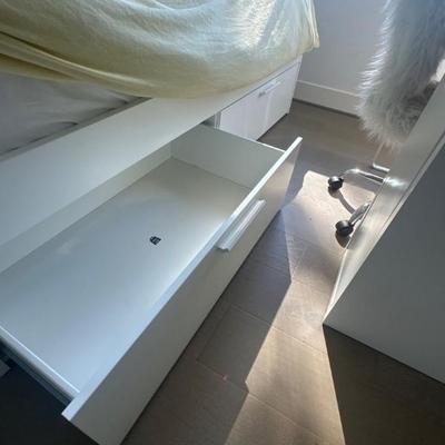 Queen size bed with storage (drawer - open)