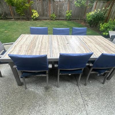 Patio table & 8 chairs